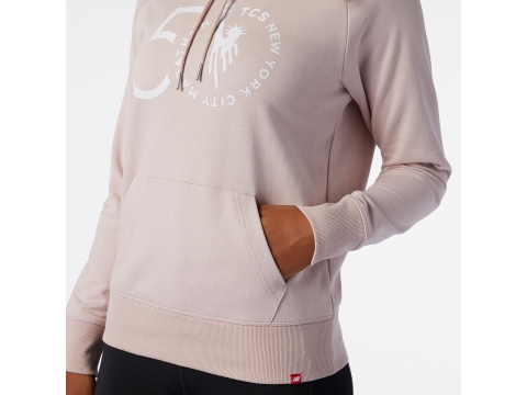 Imbracaminte Femei New Balance Women's NYC Marathon Essentials Pullover Hoodie Pink image5