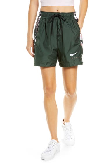 Imbracaminte Femei Nike Sportswear Statement Shorts Galactic Jade image8
