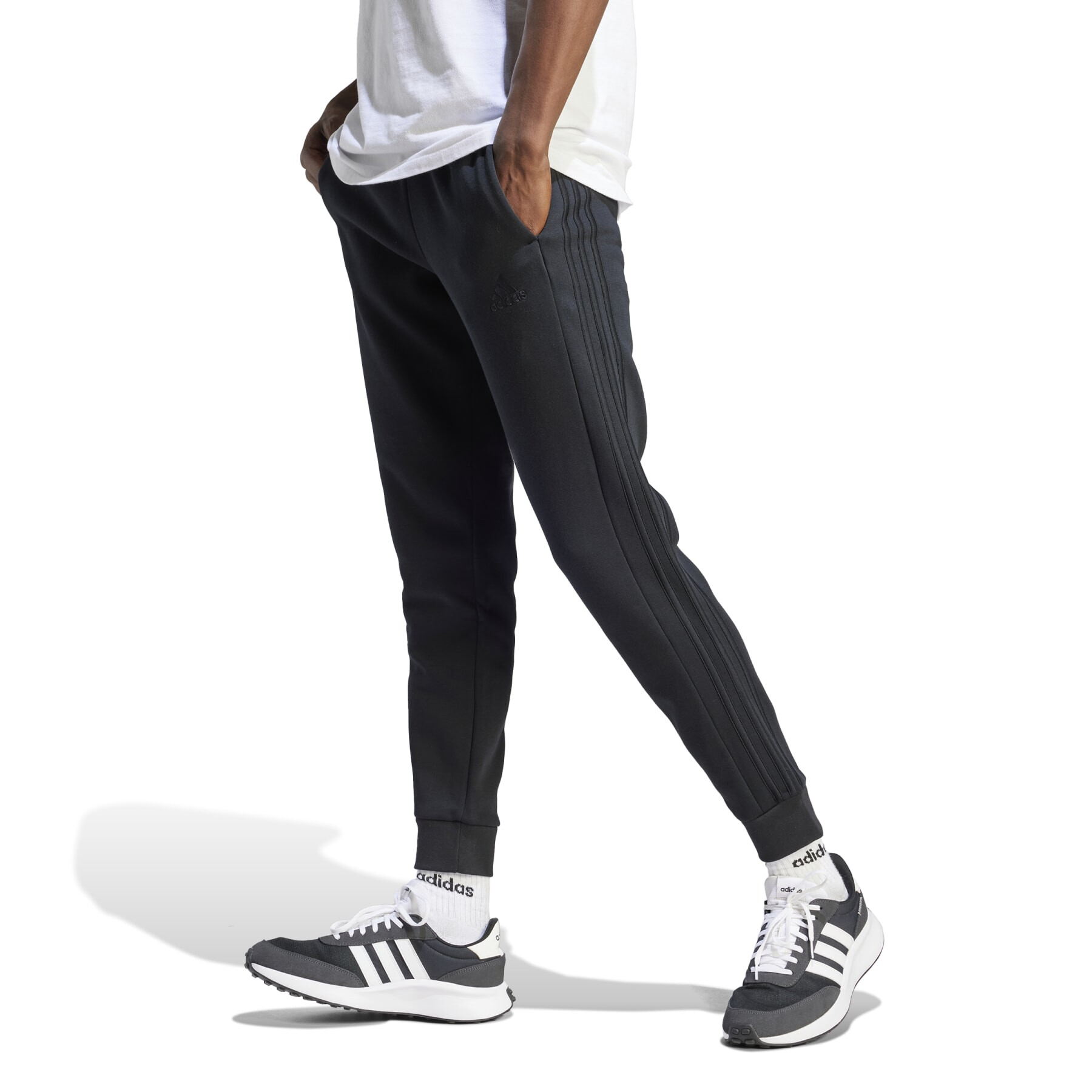 Imbracaminte Barbati adidas Essentials Fleece Tapered Cuffed 3-Stripes Pants Black 1
